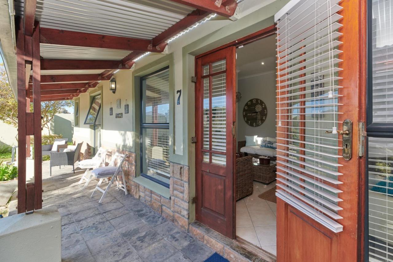 Fraai Uitzicht Struisbaai Apartment Exterior photo